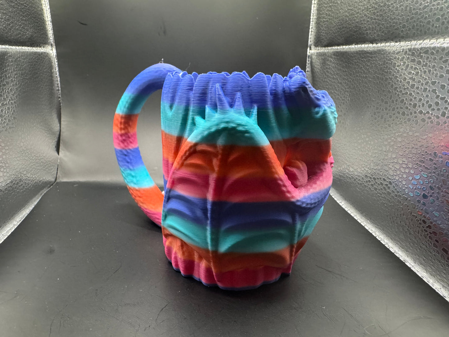 Dragon  Can Holder